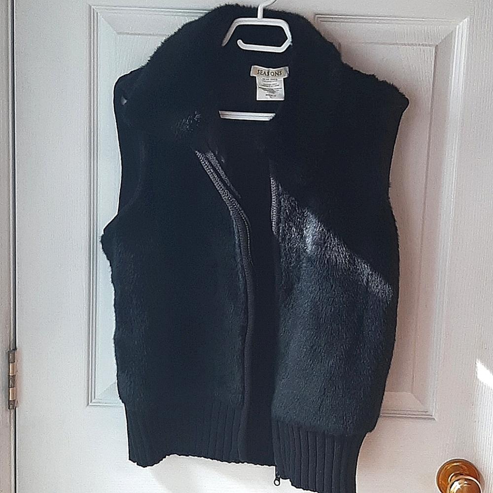 Ladies faux fur and ribbed cotton vest